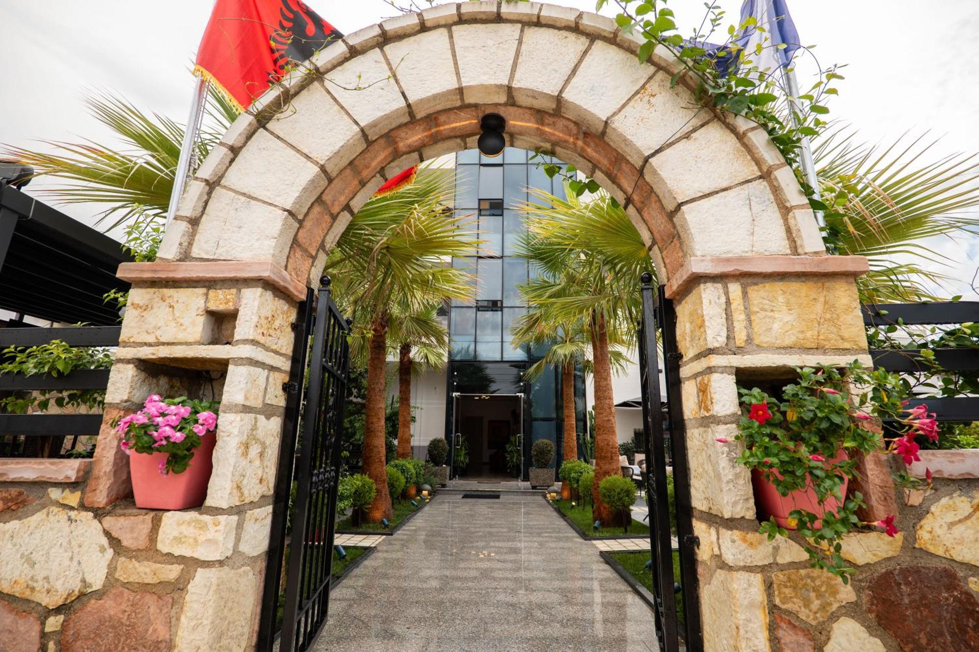 Hotel Eagle Ksamil Eksteriør billede