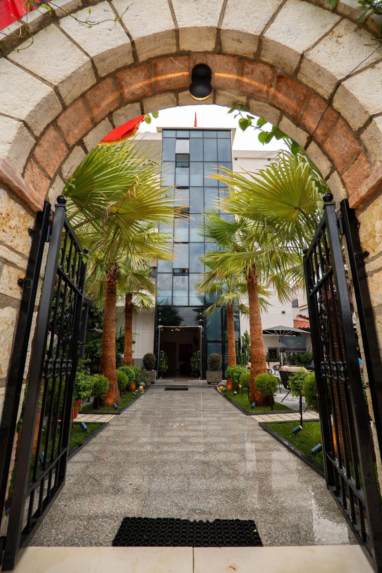 Hotel Eagle Ksamil Eksteriør billede