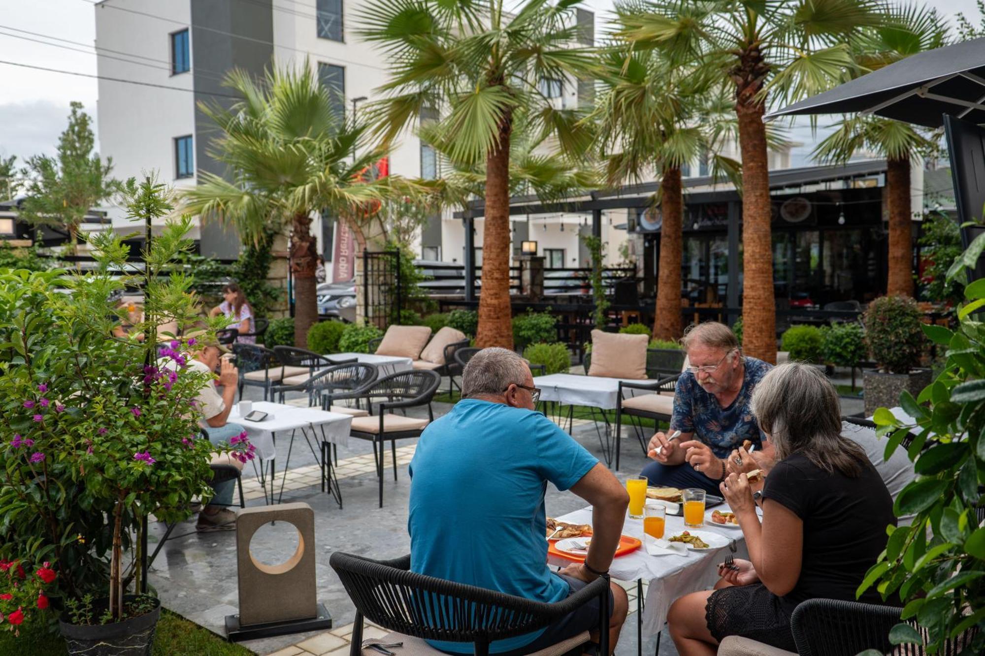 Hotel Eagle Ksamil Eksteriør billede